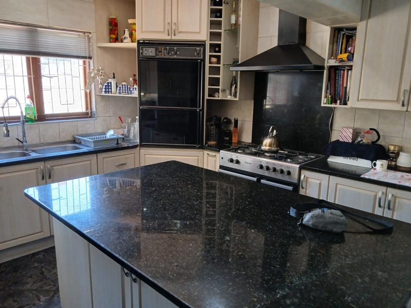 4 Bedroom Property for Sale in Mabille Park Western Cape